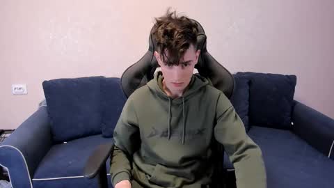 James online show from October 24, 6:42 pm