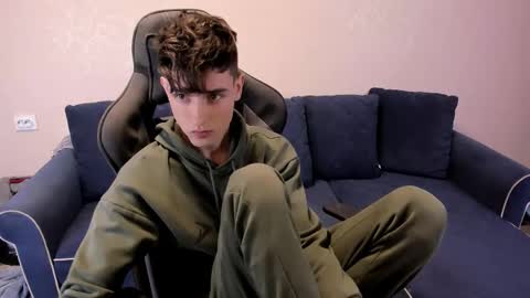 James online show from October 31, 6:22 pm