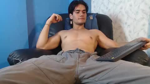 james_morrisonm online show from February 20, 1:13 pm