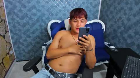 james_pettrova online show from February 12, 6:58 pm