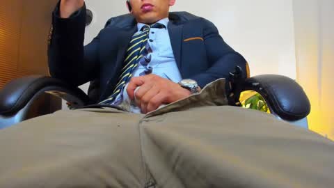 Snapshot of james_thick1 chatting on February 15, 2:47 am James online show from February 15, 2:47 am