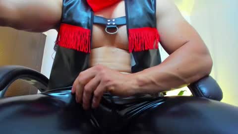 Snapshot of james_thick1 chatting on February 18, 3:32 pm James online show from February 18, 3:32 pm