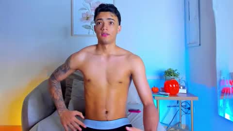 Snapshot of jamesclemont chatting on October 15, 11:56 pm James Clemont online show from October 15, 11:56 pm