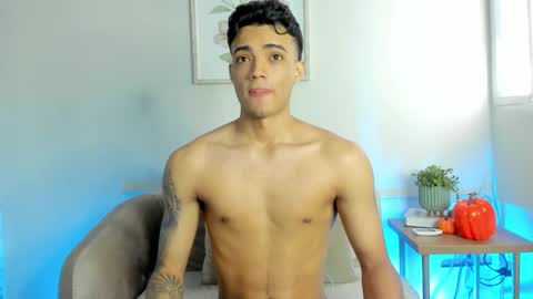 Snapshot of jamesclemont chatting on October 29, 7:39 pm James Clemont online show from October 29, 7:39 pm