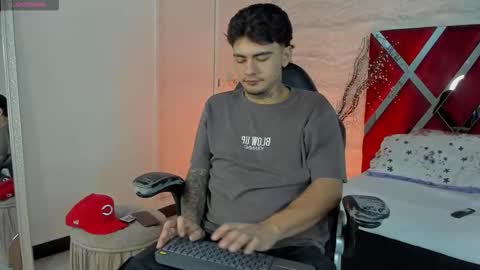 jamesdekker online show from October 22, 9:40 pm