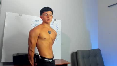 jamesgolden_ online show from October 29, 11:18 pm