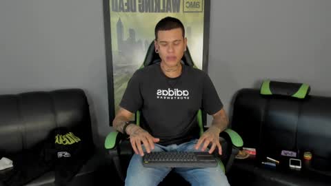 Jamesinked  online show from January 6, 7:24 pm