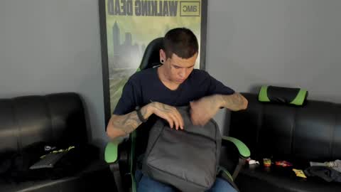 Jamesinked  online show from January 11, 6:54 pm