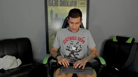 Jamesinked  online show from January 28, 4:08 pm