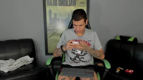 Jamesinked  online show from January 27, 4:54 pm