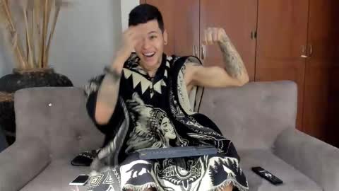 Jamesinked  online show from December 15, 5:43 pm