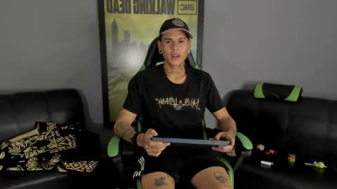 Jamesinked  online show from January 10, 2:25 am