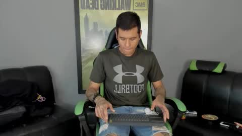Jamesinked  online show from February 12, 4:22 pm