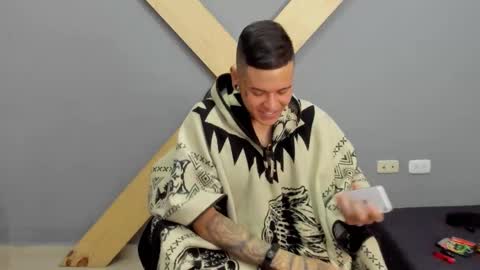 Jamesinked  online show from December 19, 2:35 pm