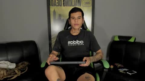 Jamesinked  online show from March 4, 5:32 am