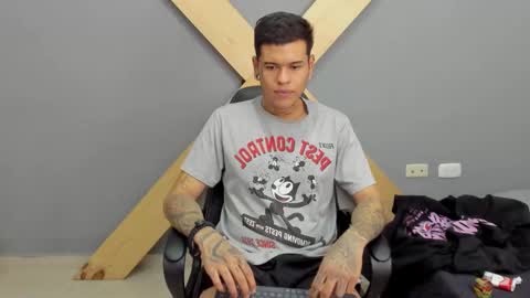 Jamesinked  online show from December 16, 3:00 pm