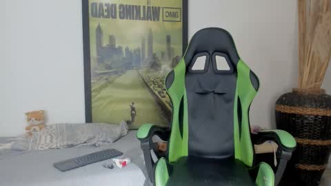 Jamesinked  online show from January 18, 7:16 pm