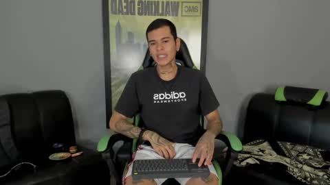 Jamesinked  online show from February 5, 6:48 pm