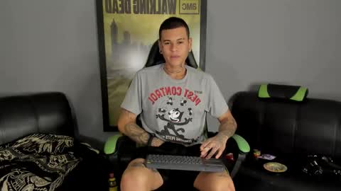 Jamesinked  online show from January 4, 2:14 am