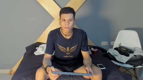 Jamesinked  online show from December 5, 2:44 pm