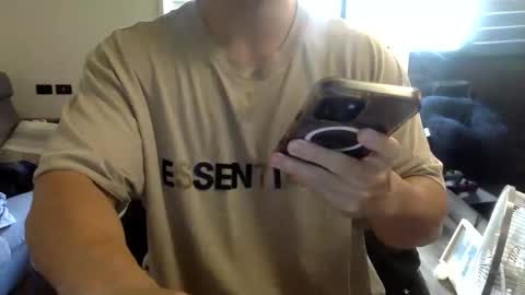 jamesmo820913 online show from February 4, 6:08 am