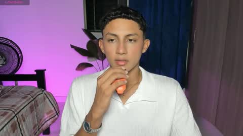 Snapshot of jamess_blanco chatting on September 29, 4:55 am jamess_blanco online show from September 29, 4:55 am