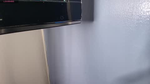 Jamesshott  online show from January 9, 5:13 am