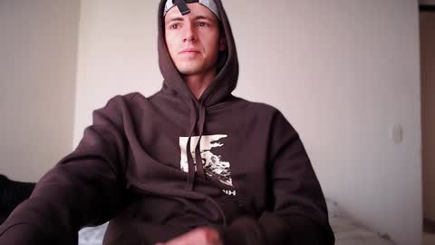 Snapshot of jamesss____ chatting on December 18, 4:28 pm jamesss____ online show from December 18, 4:28 pm
