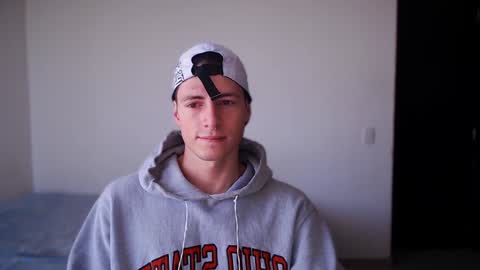Snapshot of jamesss____ chatting on December 31, 1:19 pm jamesss____ online show from December 31, 1:19 pm