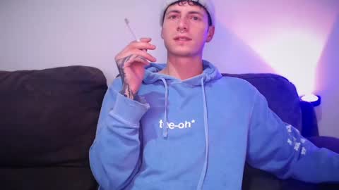Snapshot of jamesss____ chatting on February 21, 4:29 am jamesss____ online show from February 21, 4:29 am