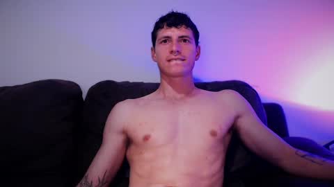 Snapshot of jamesss____ chatting on March 3, 9:12 pm jamesss____ online show from March 3, 9:12 pm