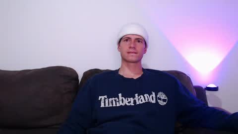 Snapshot of jamesss____ chatting on March 1, 1:40 pm jamesss____ online show from March 1, 1:40 pm