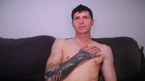 Snapshot of jamesss____ chatting on February 20, 6:24 pm jamesss____ online show from February 20, 6:24 pm