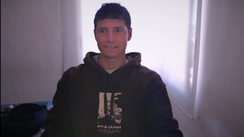 Snapshot of jamesss____ chatting on January 20, 2:36 pm jamesss____ online show from January 20, 2:36 pm
