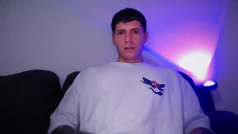 Snapshot of jamesss____ chatting on February 26, 9:46 pm jamesss____ online show from February 26, 9:46 pm