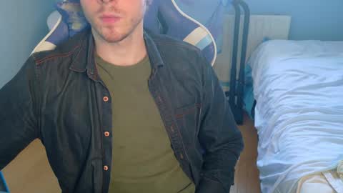 Snapshot of jamie_lad chatting on March 2, 11:41 am Jamie online show from March 2, 11:41 am