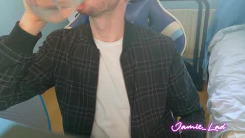 Snapshot of jamie_lad chatting on March 9, 11:14 am Jamie online show from March 9, 11:14 am