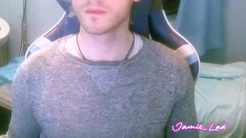 Snapshot of jamie_lad chatting on December 17, 8:56 am Jamie online show from December 17, 8:56 am