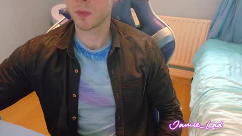 Snapshot of jamie_lad chatting on February 20, 9:22 am Jamie online show from February 20, 9:22 am