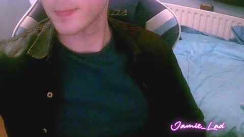 Snapshot of jamie_lad chatting on December 7, 9:44 pm Jamie online show from December 7, 9:44 pm