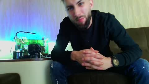 Snapshot of jamienoxus chatting on March 6, 8:48 pm Robbie online show from March 6, 8:48 pm