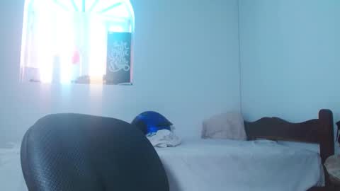 Snapshot of jammes_owen chatting on September 28, 4:16 pm Jammes. online show from September 28, 4:16 pm