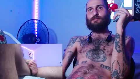 Snapshot of jammes_owen chatting on September 30, 6:22 pm Jammes. online show from September 30, 6:22 pm