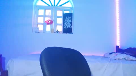 Snapshot of jammes_owen chatting on September 25, 1:21 pm Jammes. online show from September 25, 1:21 pm