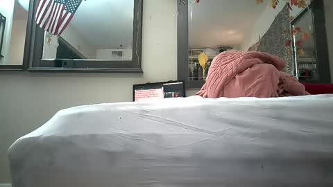 Snapshot of jamwarnerone chatting on October 7, 3:27 pm Bootyshows online show from October 7, 3:27 pm