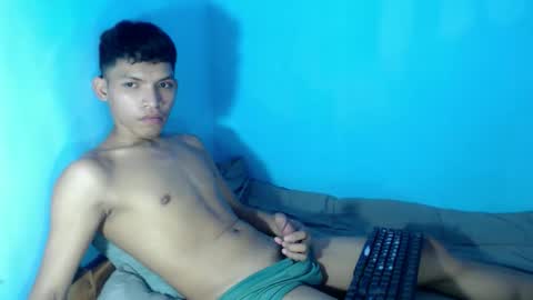 janlloyd04 online show from April 22, 7:03 am