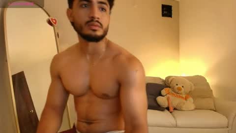 janomar01 online show from April 25, 1:41 pm