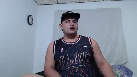 jason_boy_ online show from June 10, 5:42 am