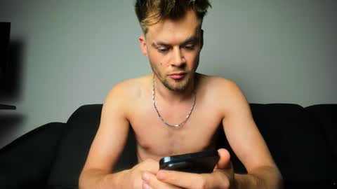 Snapshot of jason_marz chatting on November 1, 3:49 pm JasoN online show from November 1, 3:49 pm