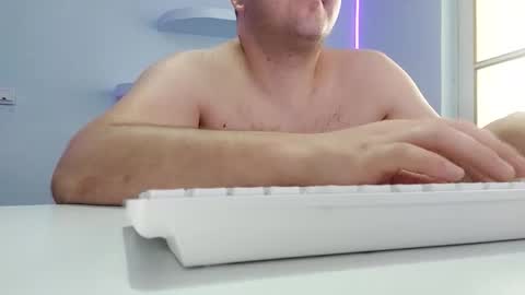 Snapshot of jasonjacks8 chatting on September 17, 9:32 am JasonJacks online show from September 17, 9:32 am